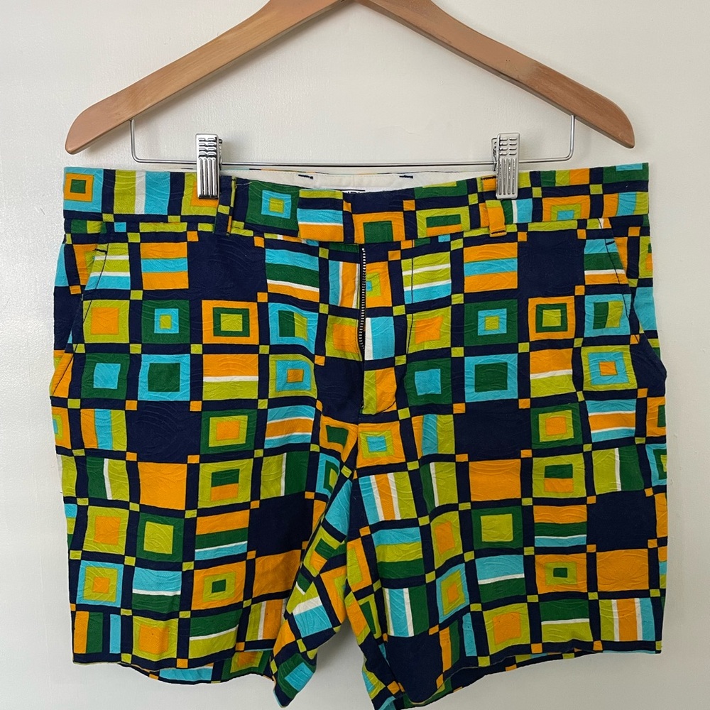 Bold geometric short shorts